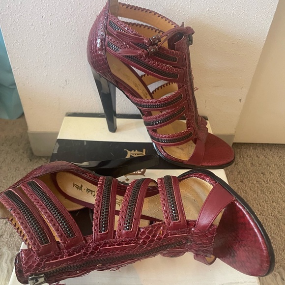 Women's L.A.M.B Strappy Heels in Burgundy (dark red) - Picture 4 of 4